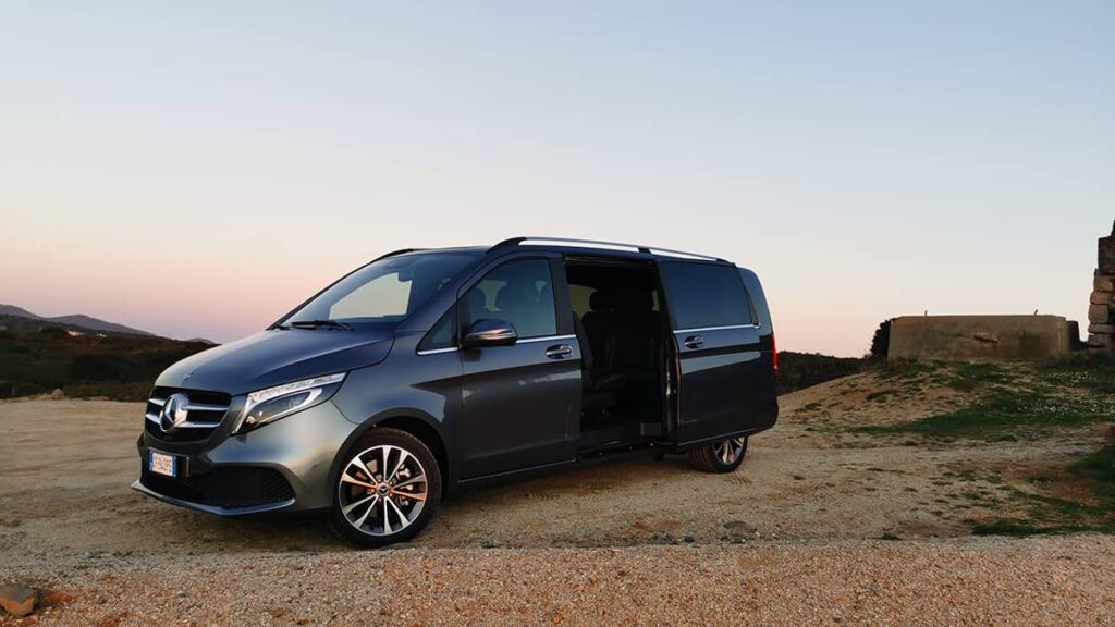 Van Mercedes NCC per transfer da Cagliari Aeroporto a Villasimius – Servizio taxi comodo e sicuro